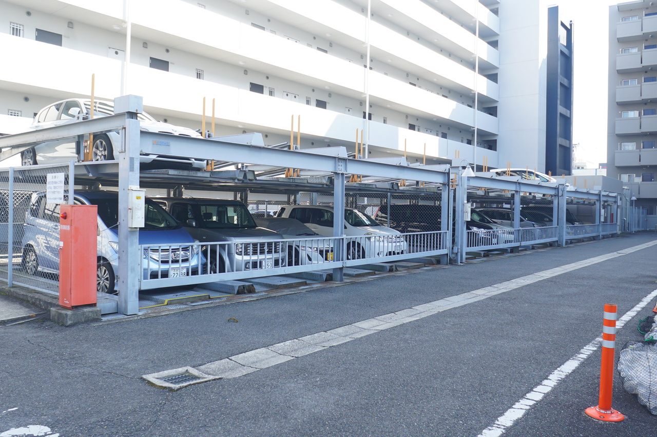 プランヴェール奈良新大宮の駐車場
