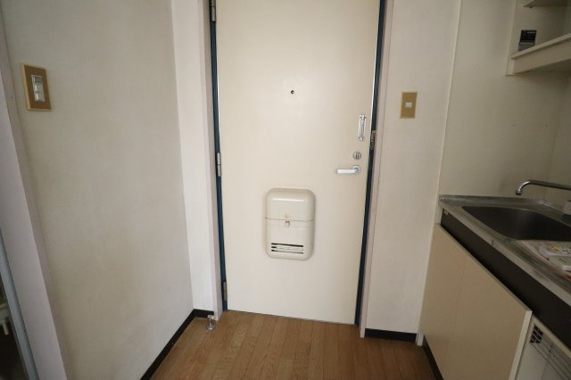 ホリディビルの玄関