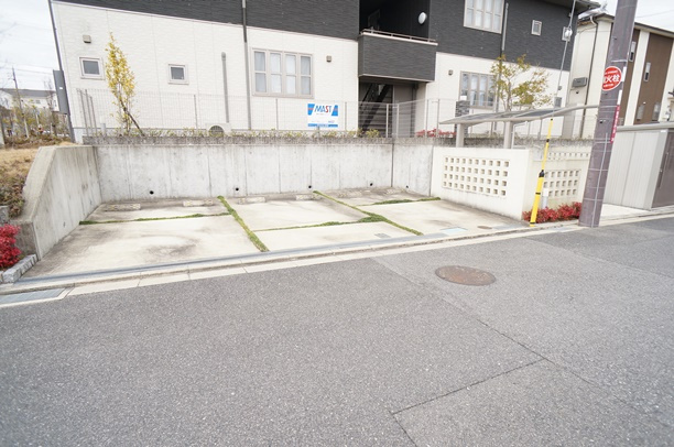 クレアールの駐車場