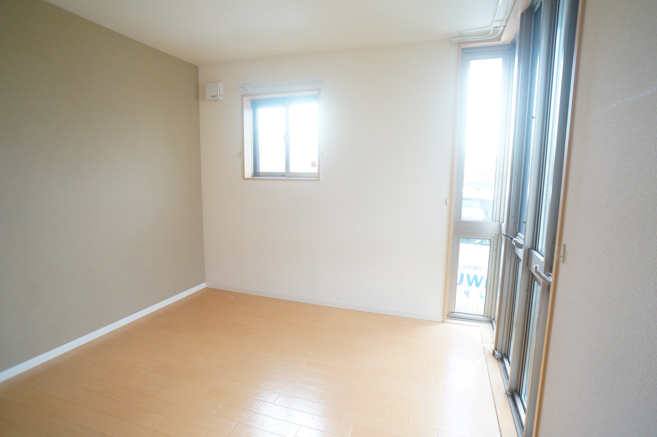 フェリオ城山台　イーストの洋室