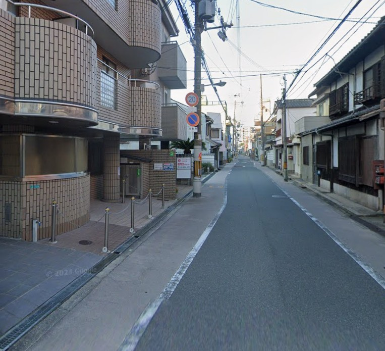 メゾンベストの周辺|前面道路