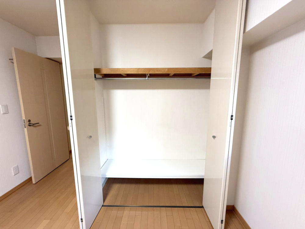 グラビスコート三条堺町の収納