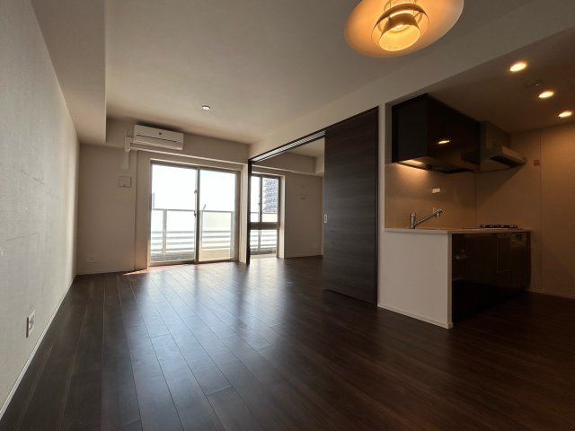 ザ・パークハウス川口本町の居間・リビング|別号室参考写真です。