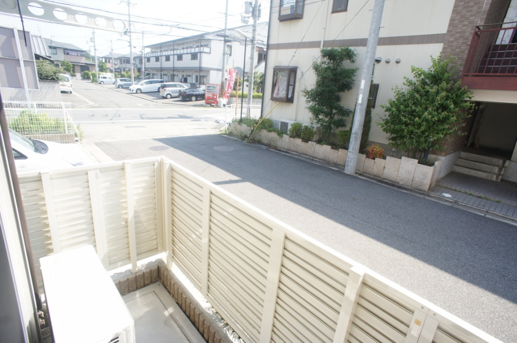 天理市前栽町のアパートのバルコニー