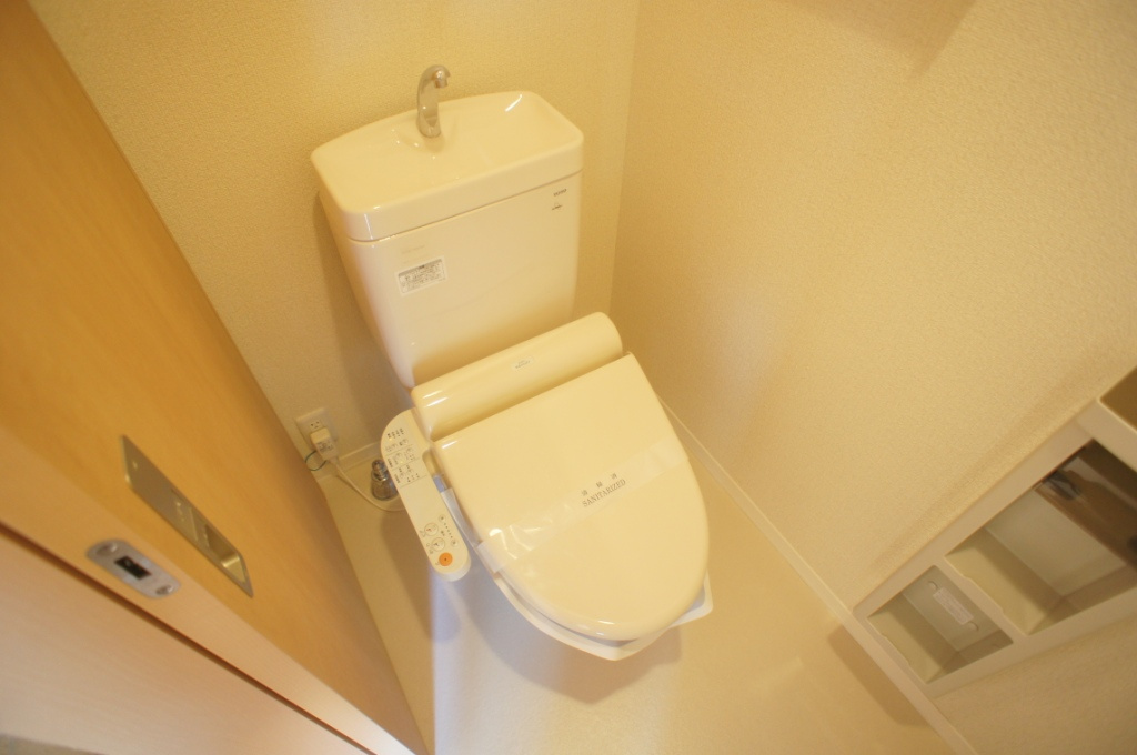 天理市前栽町のアパートのトイレ