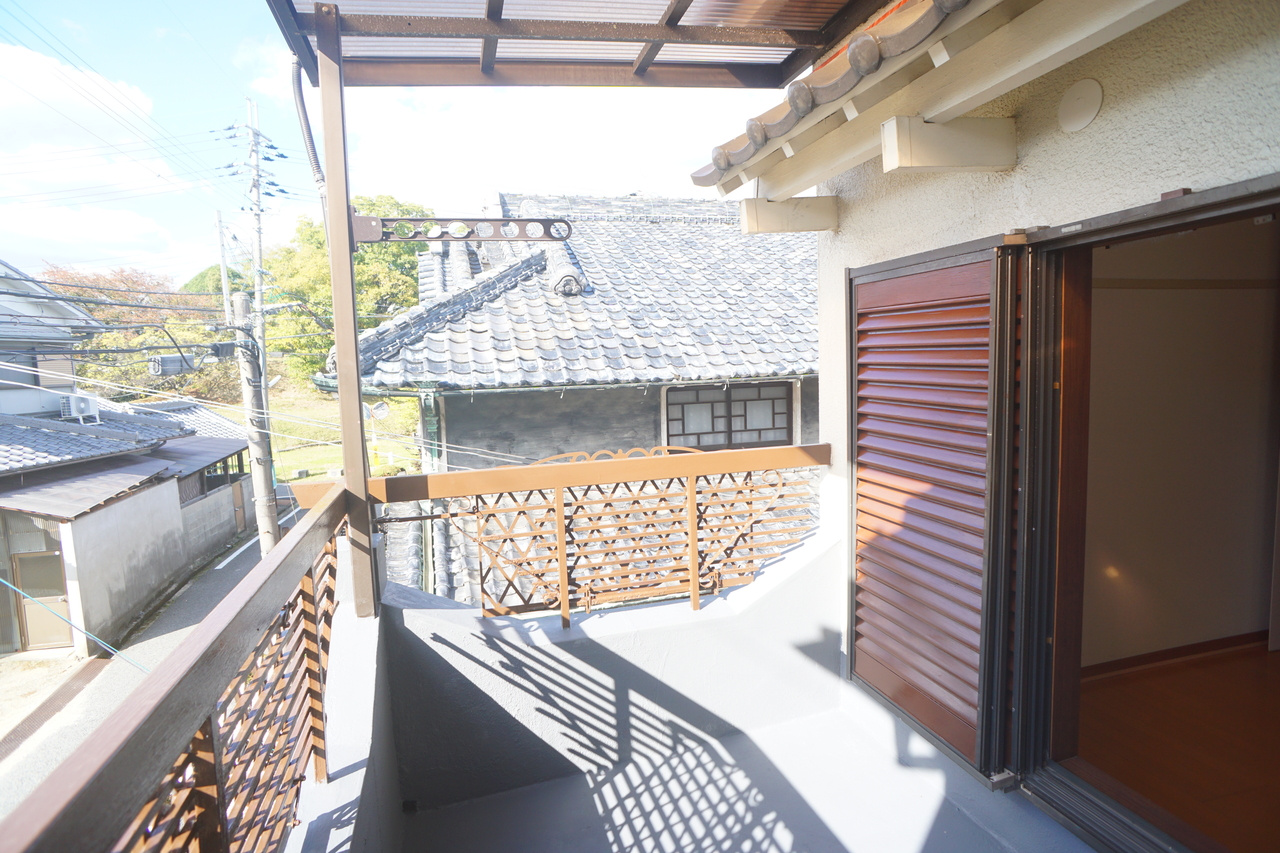 河合町穴闇戸建のバルコニー