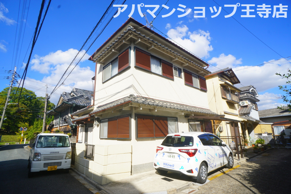 河合町穴闇戸建の外観