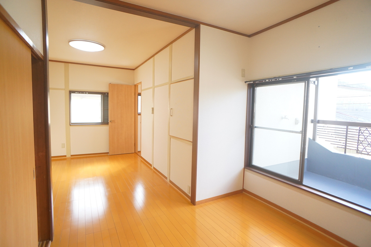 河合町穴闇戸建の洋室