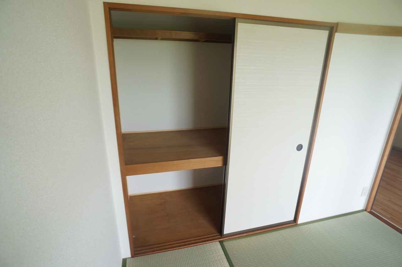 ハイツイヨマタの収納