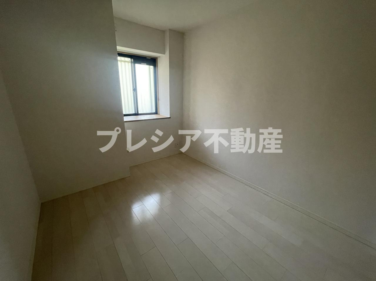 甲子園四番町ハイツの洋室