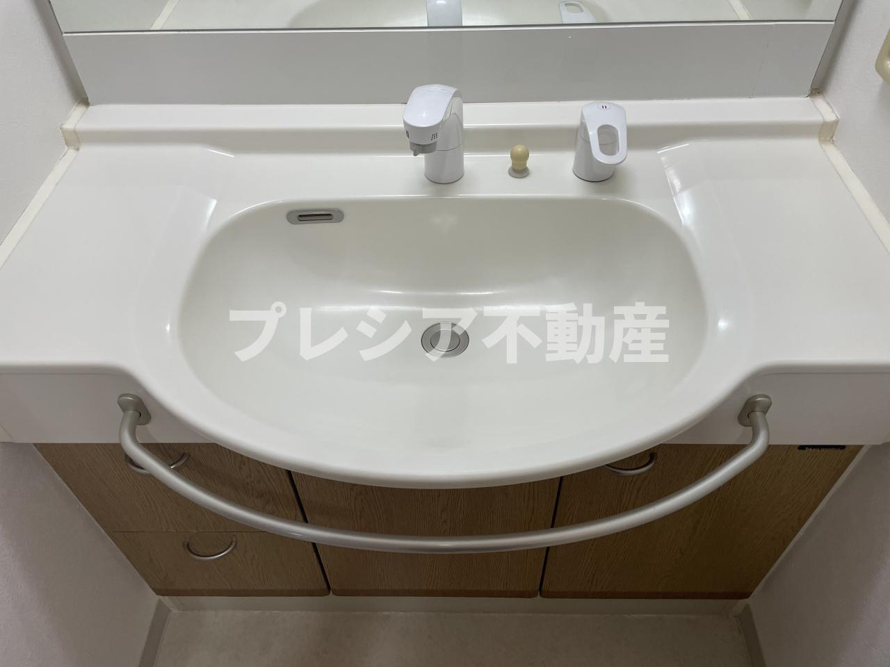 甲子園四番町ハイツの独立洗面台