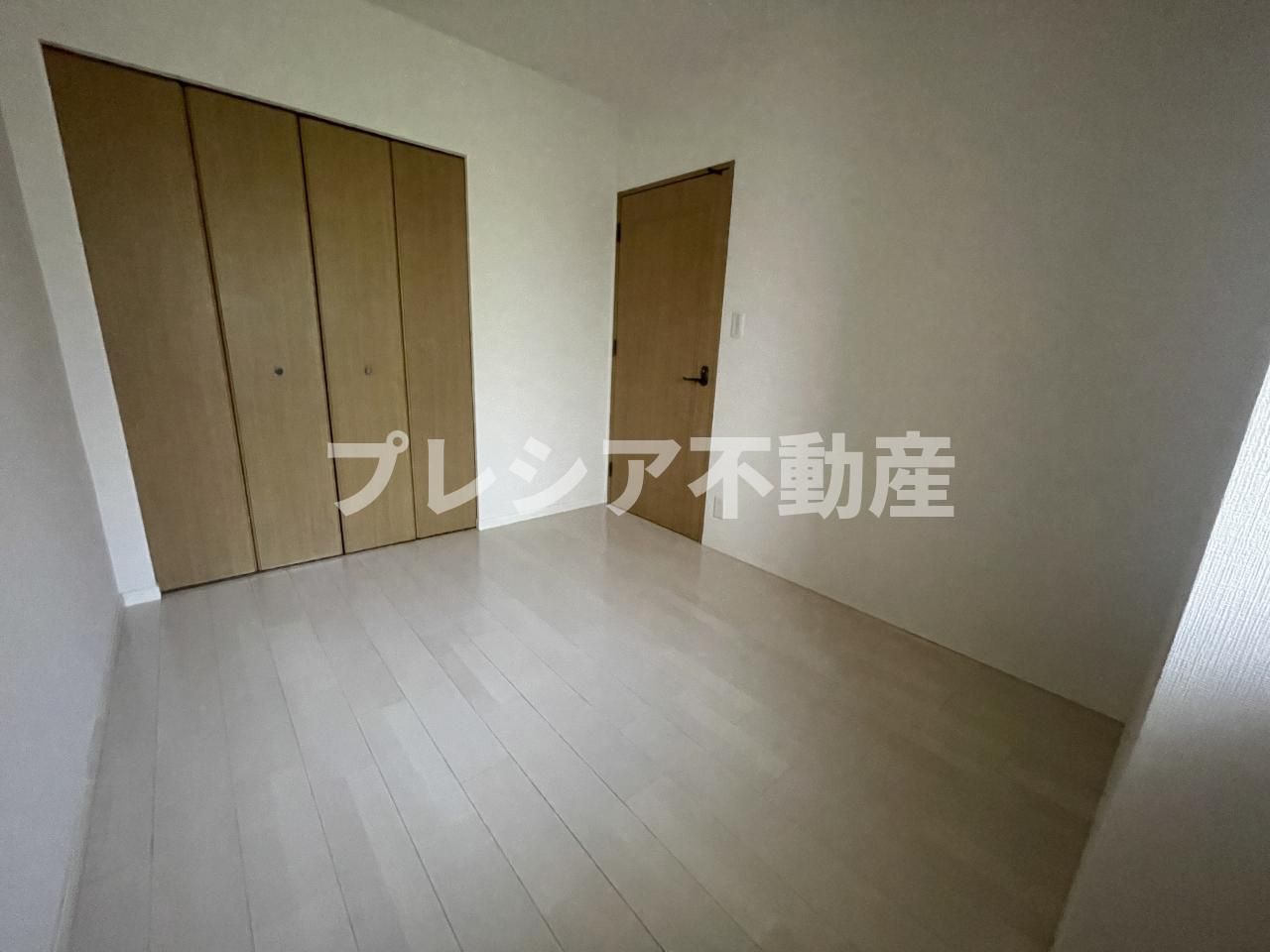 甲子園四番町ハイツの洋室