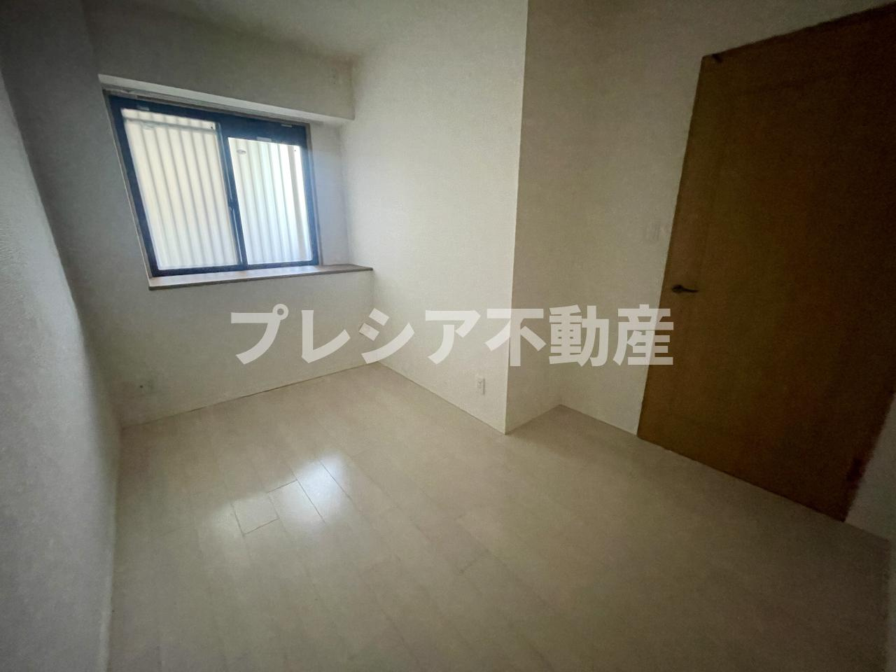 甲子園四番町ハイツの洋室