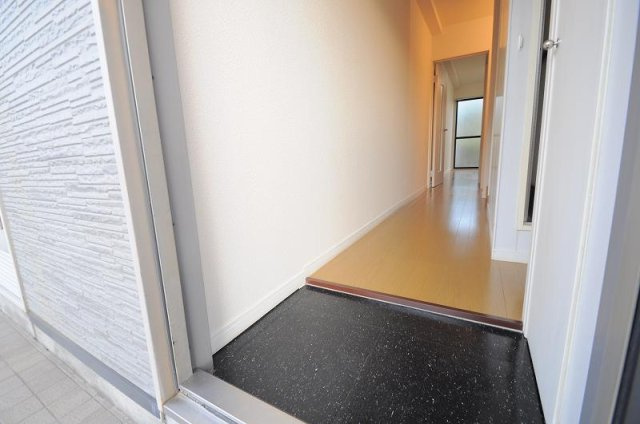 レオパレス翔（ショウ）の玄関|お部屋によって設備が異なる場合がございます