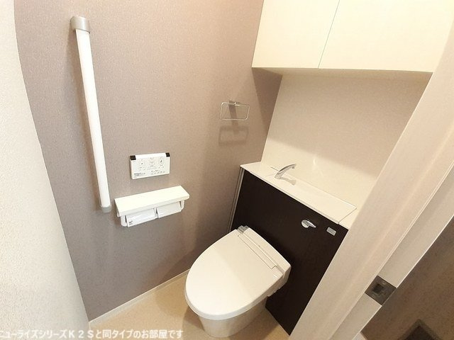 グラン笹井Ｂのトイレ|ゆったりとした空間のトイレです