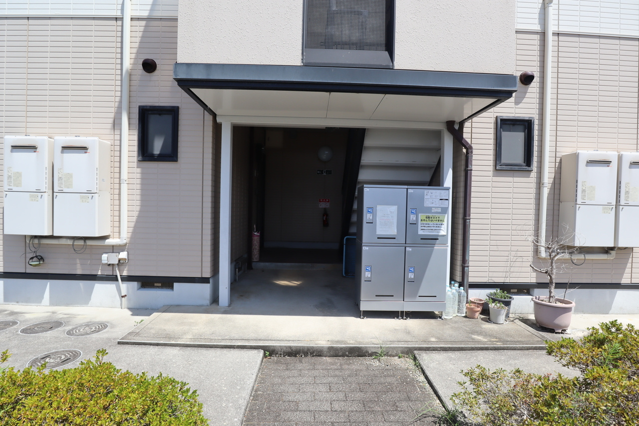 コスモス結崎　Ａのエントランス