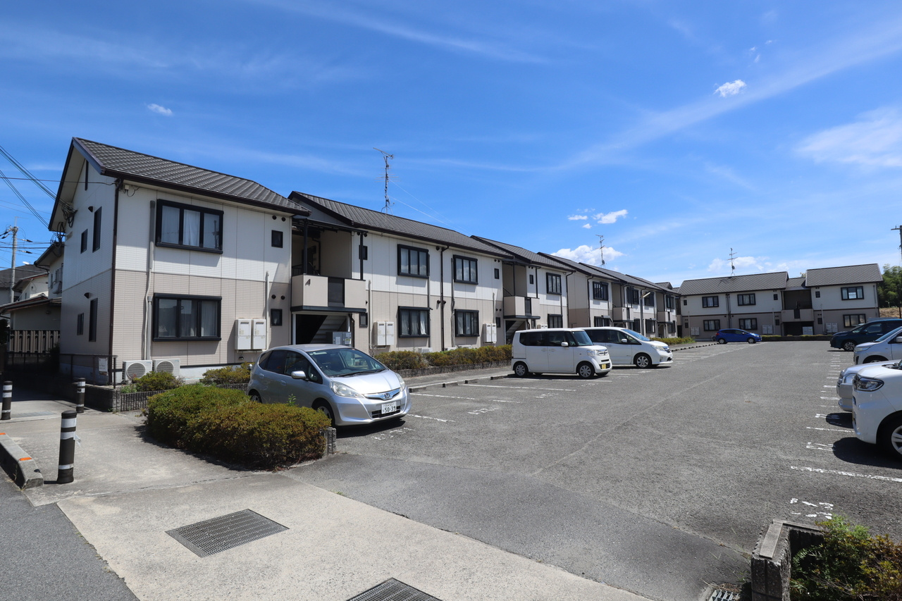 コスモス結崎　Ａの駐車場