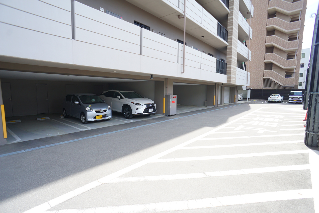 幸ｃｏｕｒｔ　ｎａｒａ　ｓａｎｊｏの駐車場