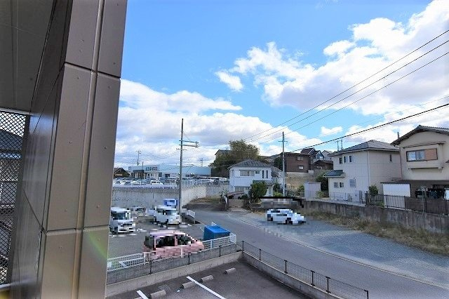 レオパレスＢｌｏｓｓｏｍのその他|2F廊下より