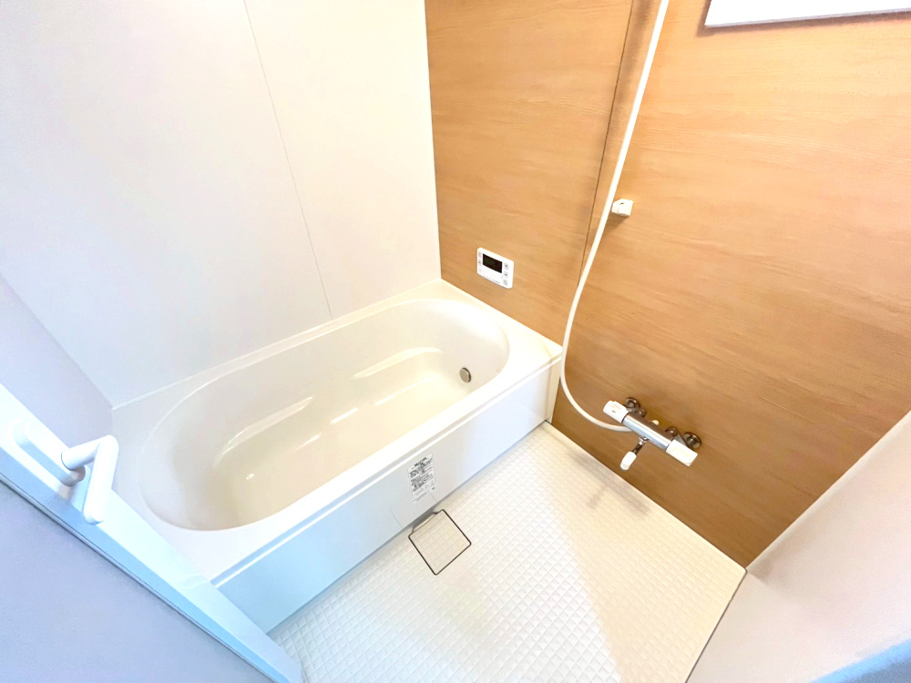 高丸陸フィールドアパートメントの浴室|コンパクトで使いやすいお風呂です