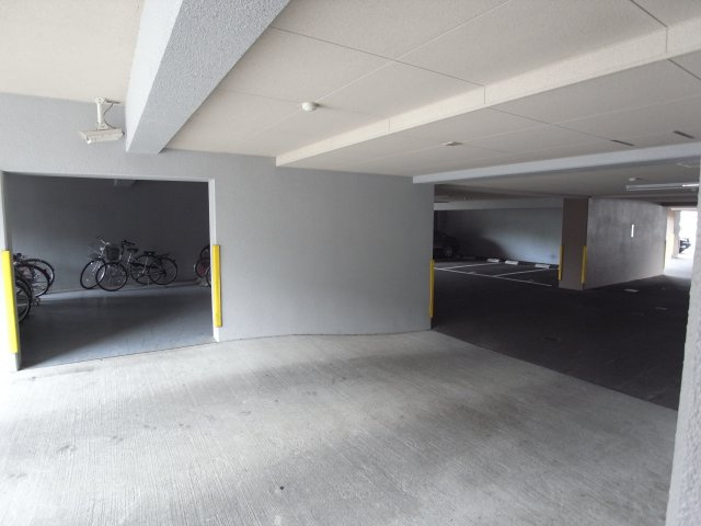 リーガパレスの駐車場