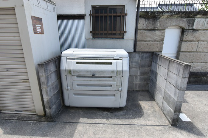 レオネクストサンシャイン岩室のエントランス