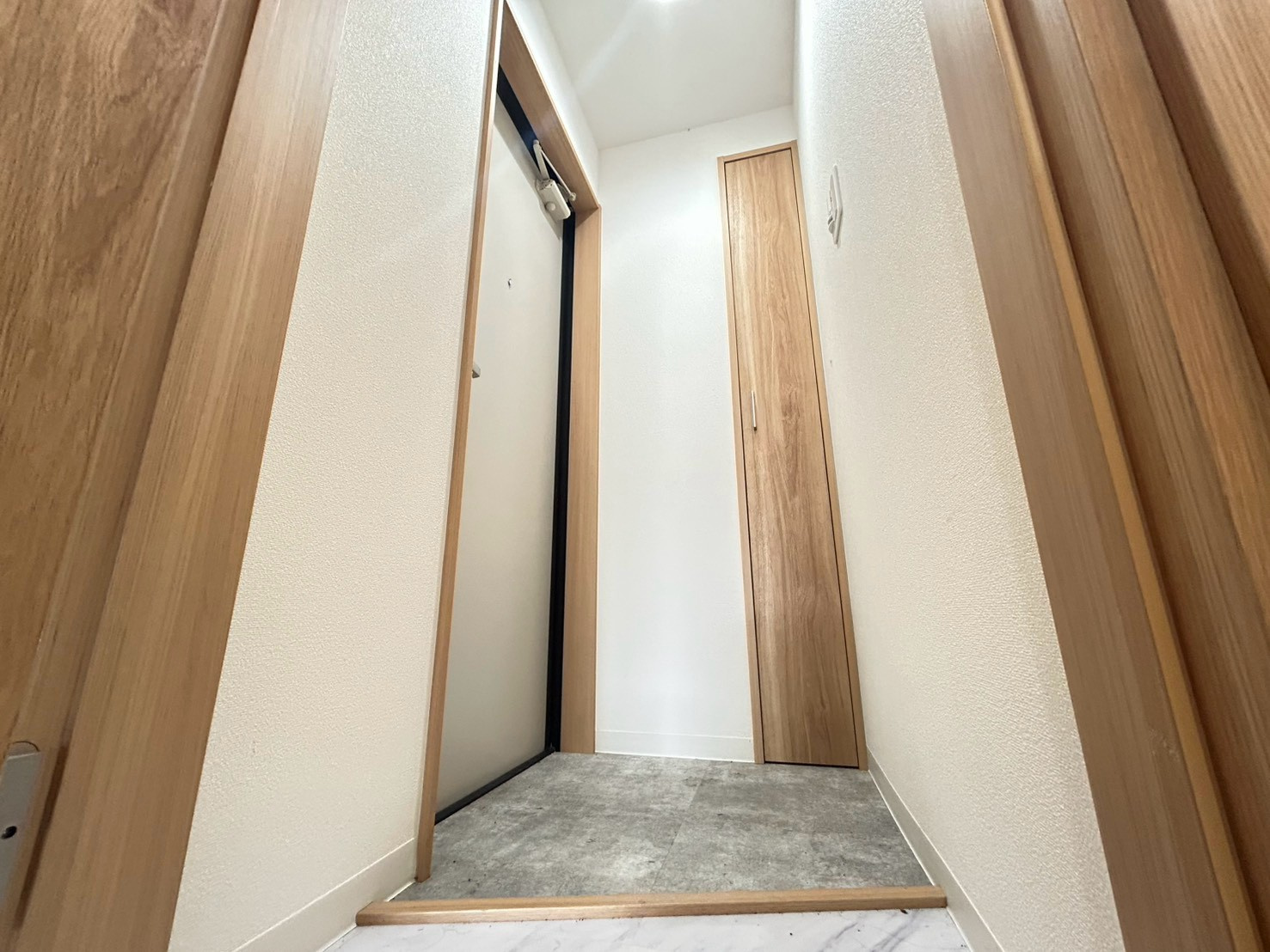 クレアール法蓮町の玄関
