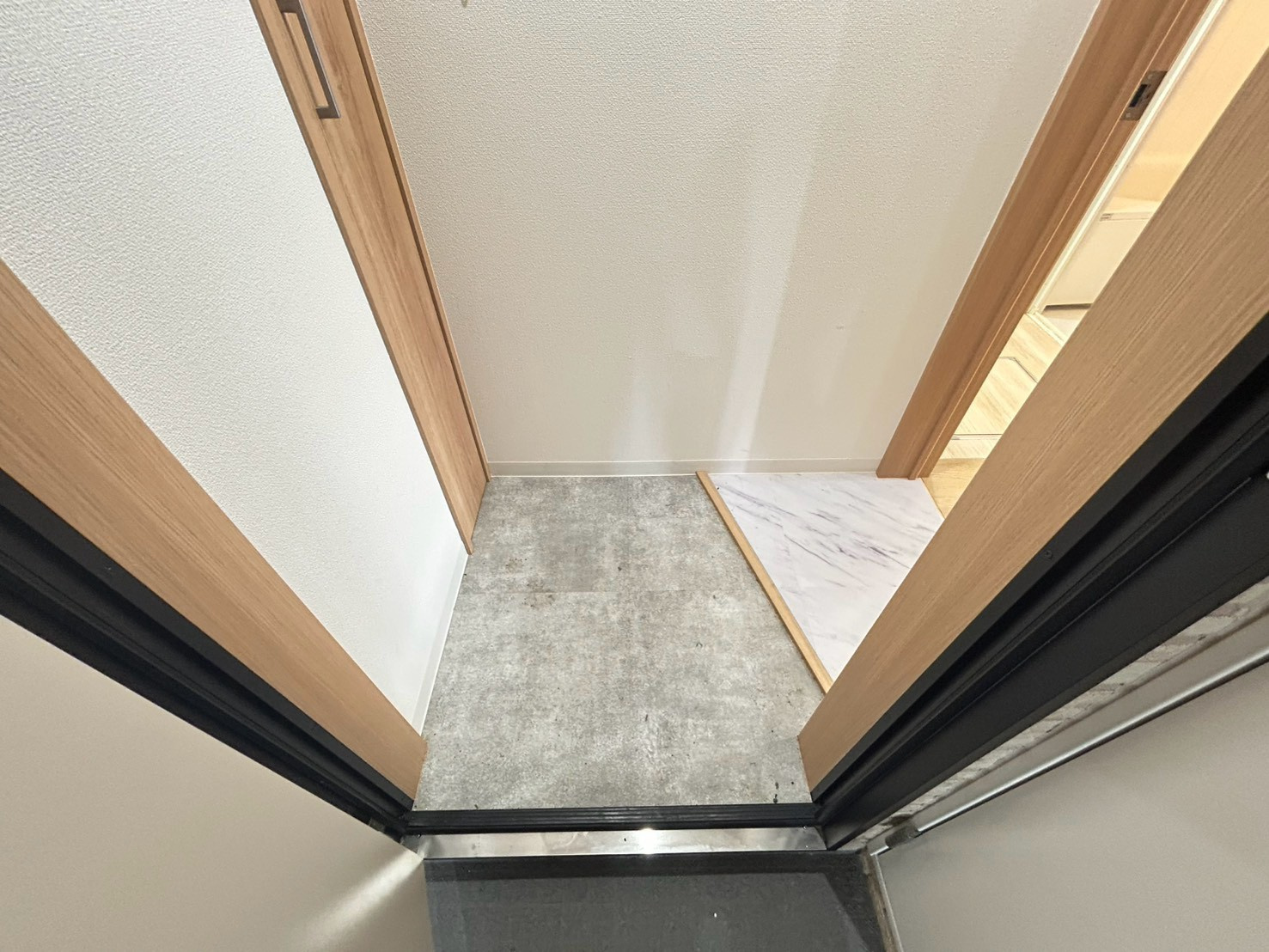 クレアール法蓮町の玄関