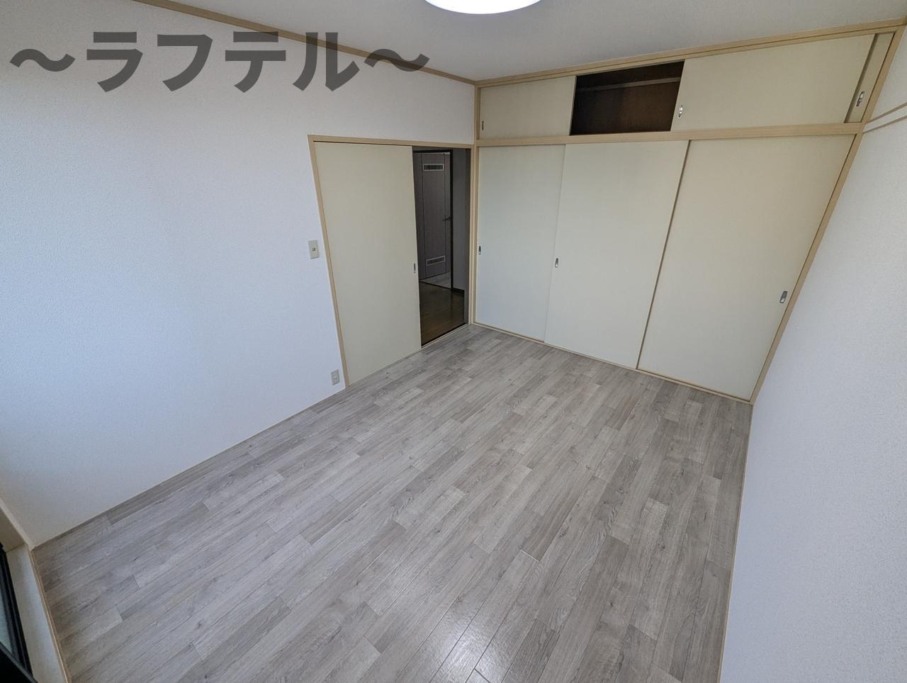 所沢市中富南２丁目のテラスの居間・リビング|別部屋イメージ写真