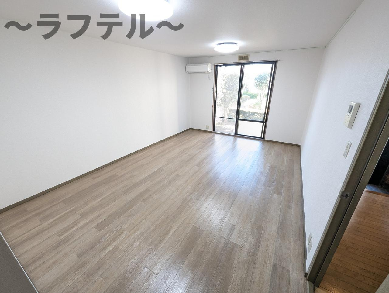 所沢市中富南２丁目のテラスの居間・リビング|別部屋イメージ写真