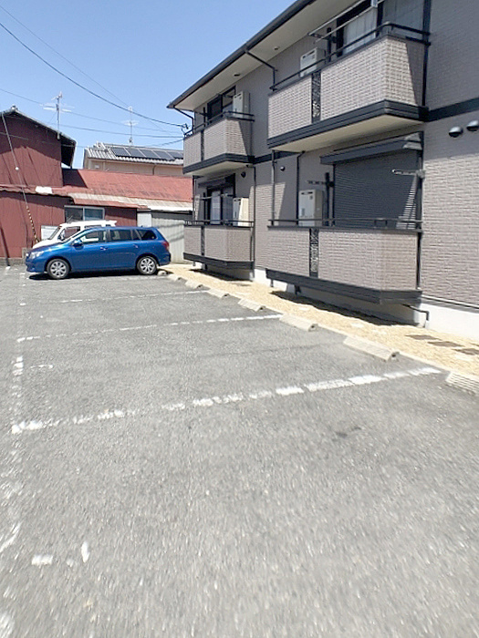 デュエル　ワンの駐車場
