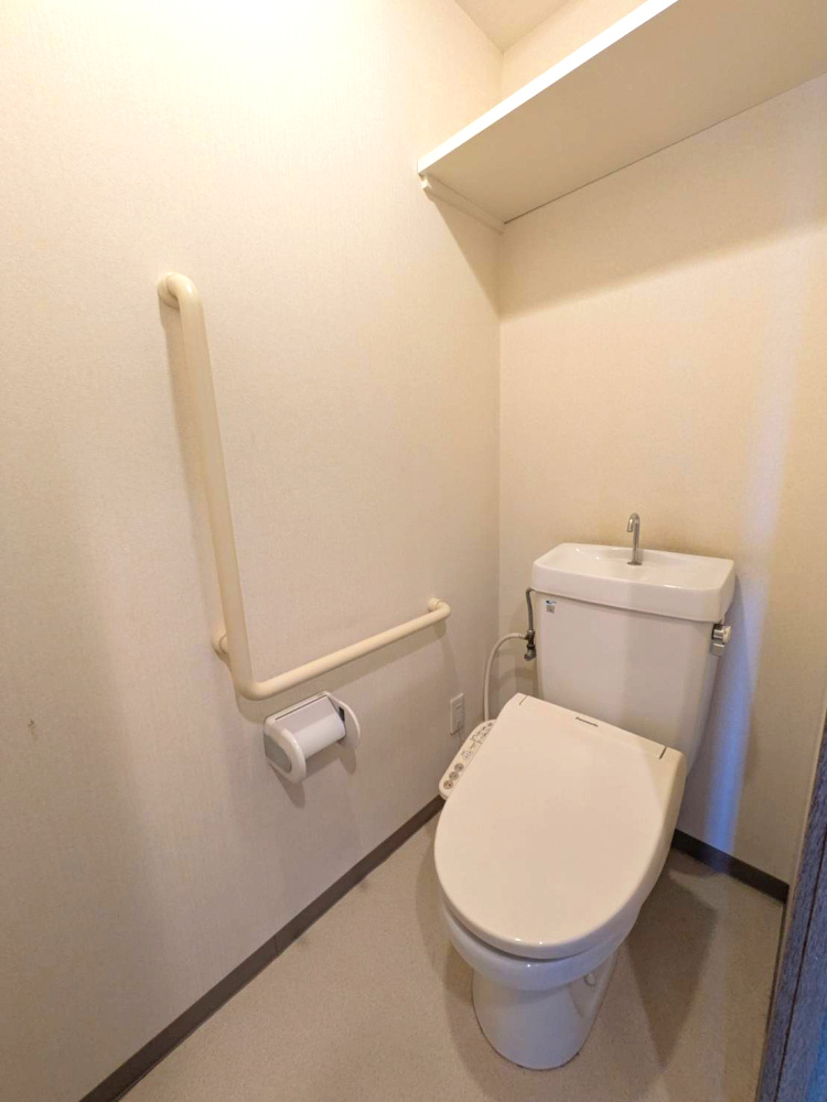 ルネ門戸東西棟のトイレ|落ち着いたトイレです