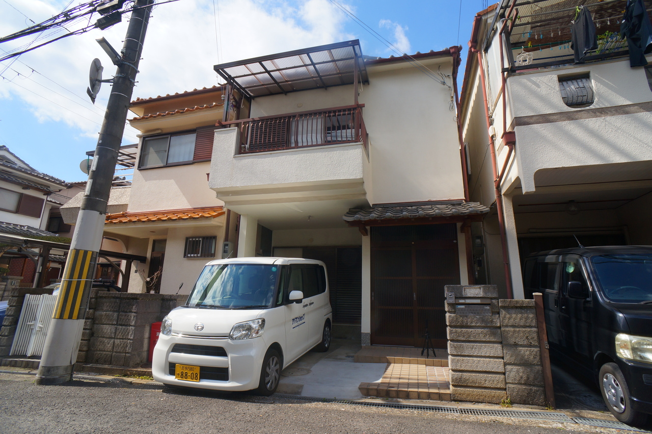南紀寺町５丁目貸家(Y)の駐車場