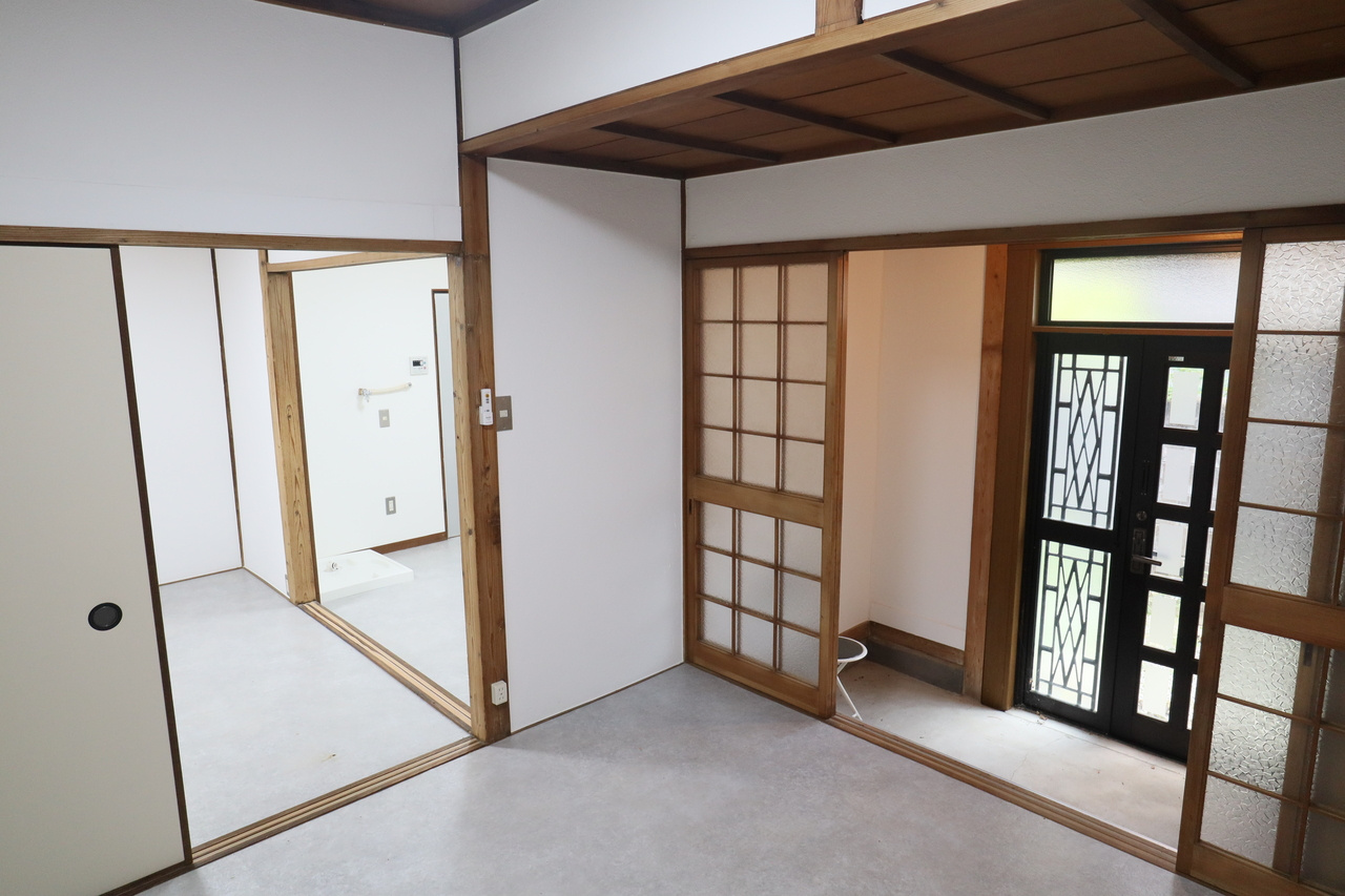 北新町貸家の居間・リビング