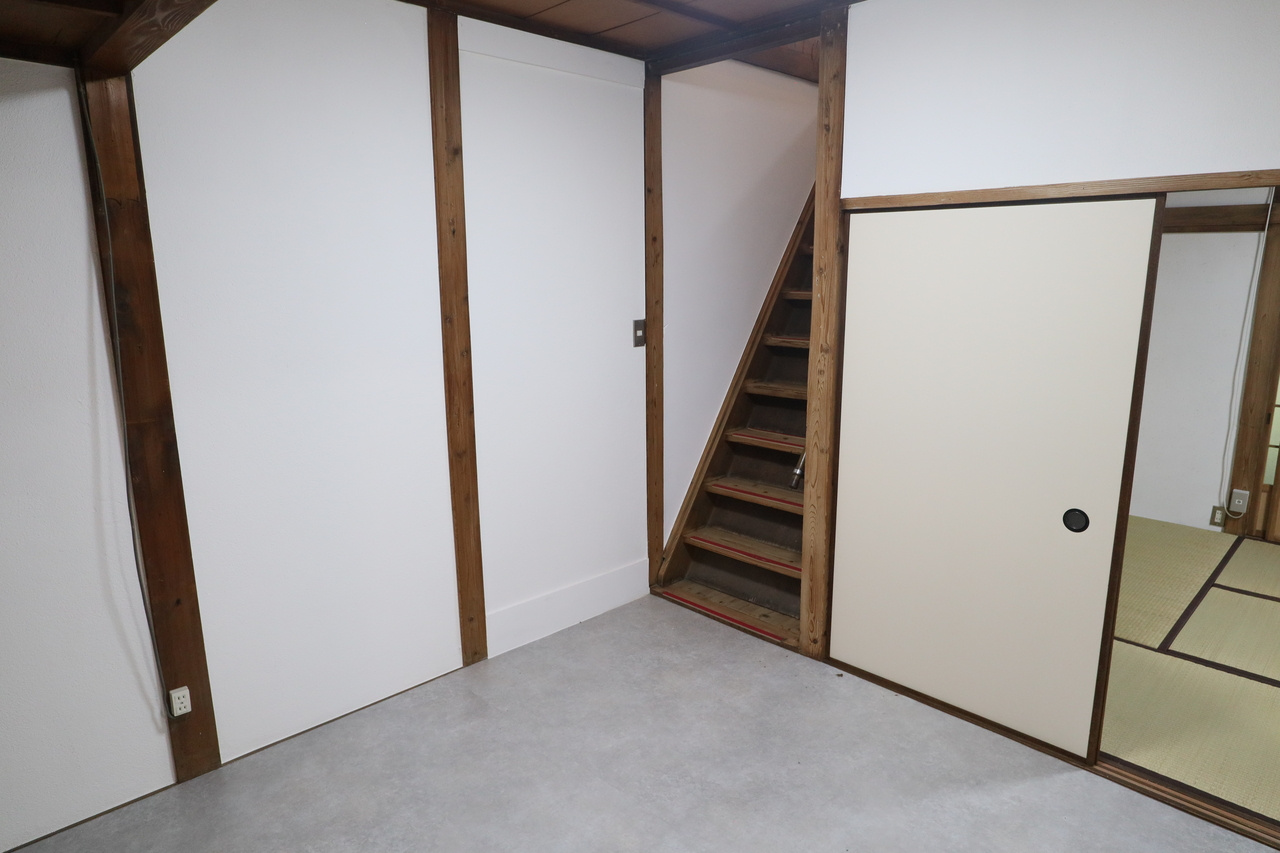 北新町貸家の居間・リビング