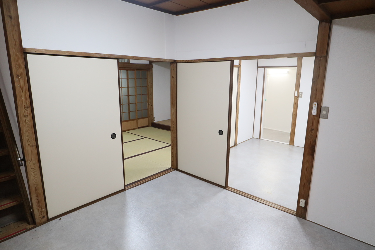 北新町貸家の居間・リビング