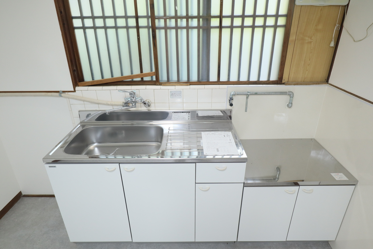 北新町貸家のキッチン