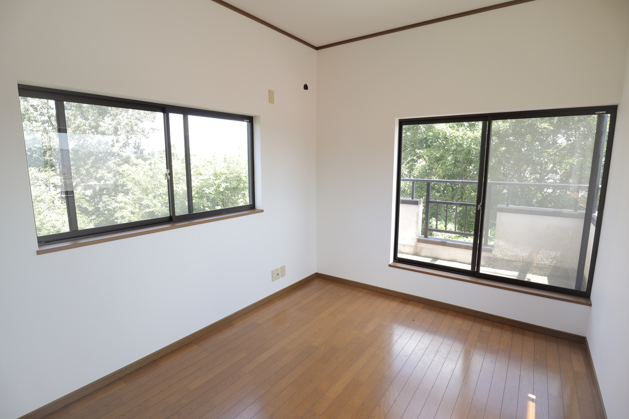 北新町戸建の洋室