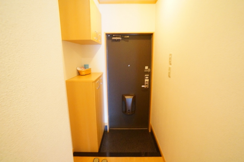 シャインヒルズⅠの玄関