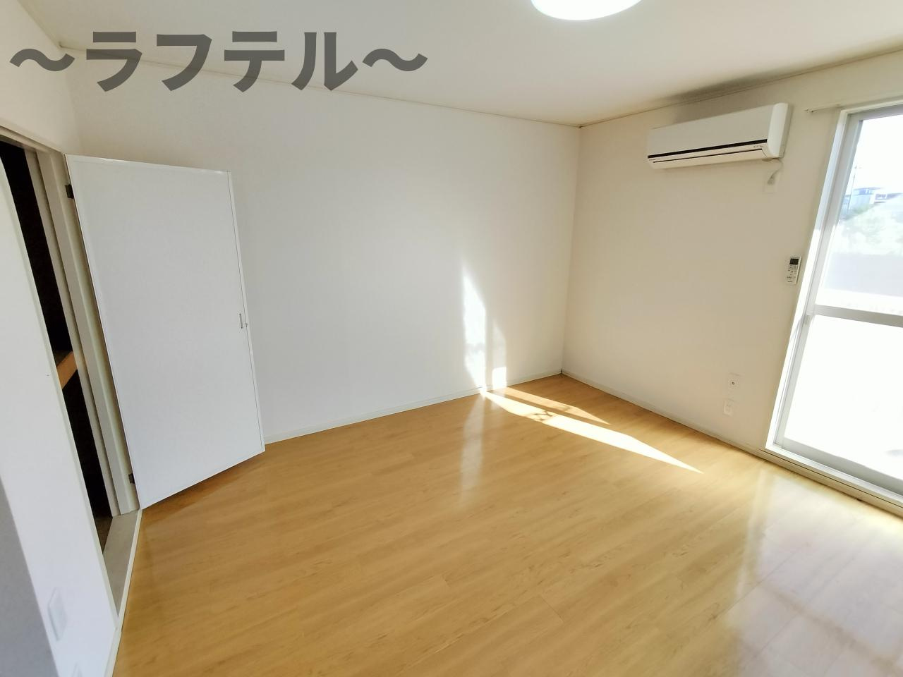 リバーサイドハイツC棟の洋室