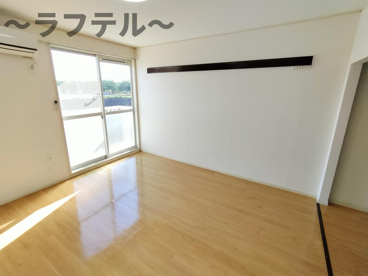 リバーサイドハイツC棟の洋室