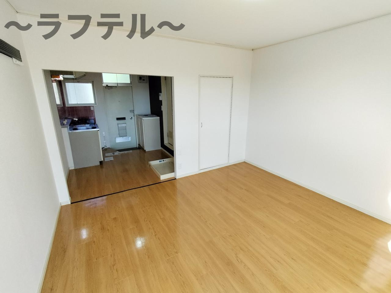 リバーサイドハイツC棟の居間・リビング