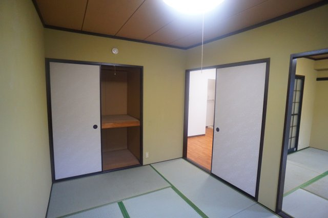 クリスタルパレス西の京の和室