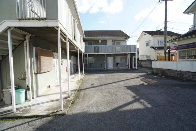 クリスタルパレス西の京の駐車場