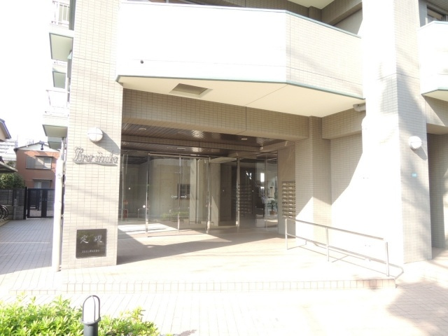 ブルールイイヅカのエントランス