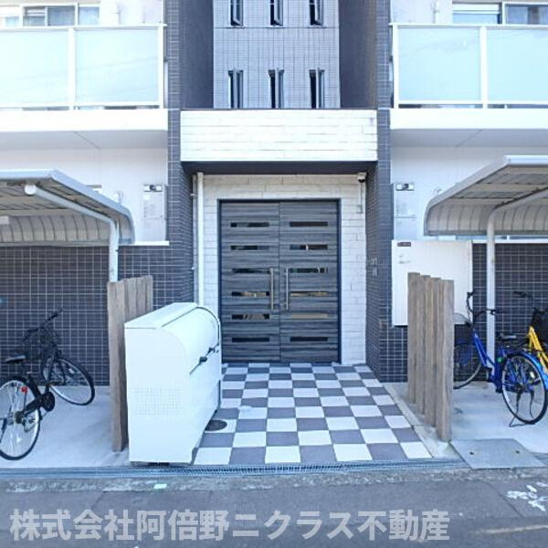 EDIFICE長居のエントランス