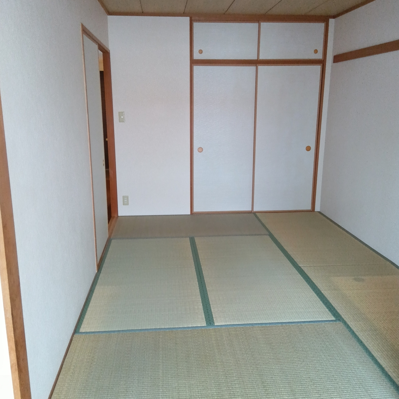 オーズタウンイーストスクエアⅠ番館の和室