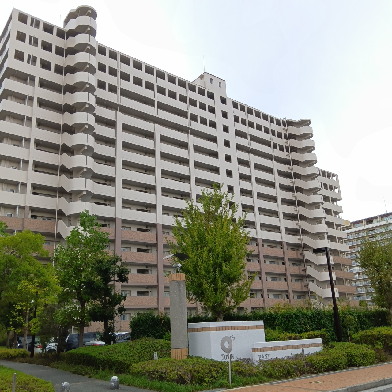 オーズタウンイーストスクエアⅠ番館の外観