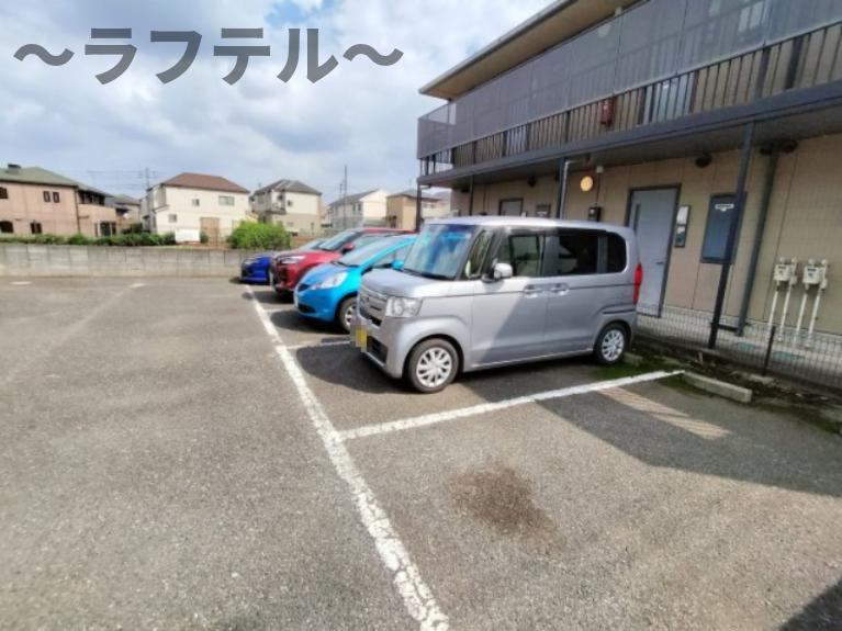 アヴァンセの駐車場
