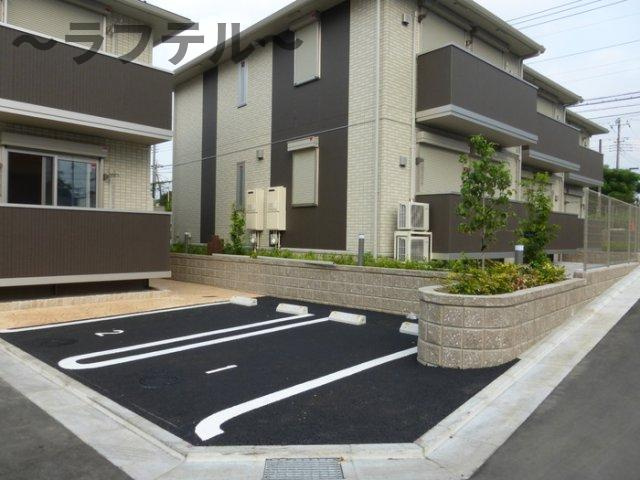 グラウクス　Bの駐車場